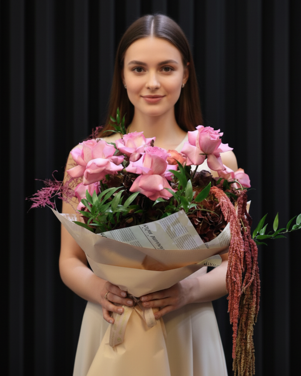 Velvet Romance – Luxury Maroon & Pink Bouquet