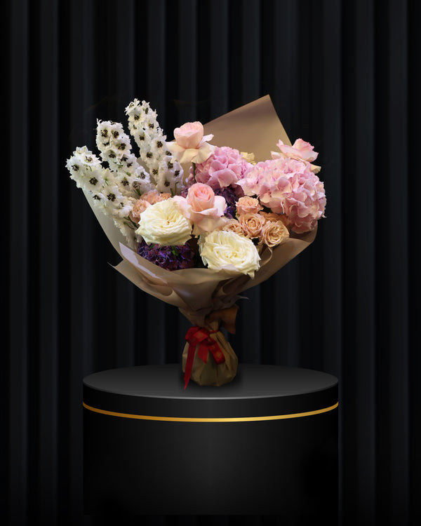 Blush Harmony – Luxury Flower Bouquet